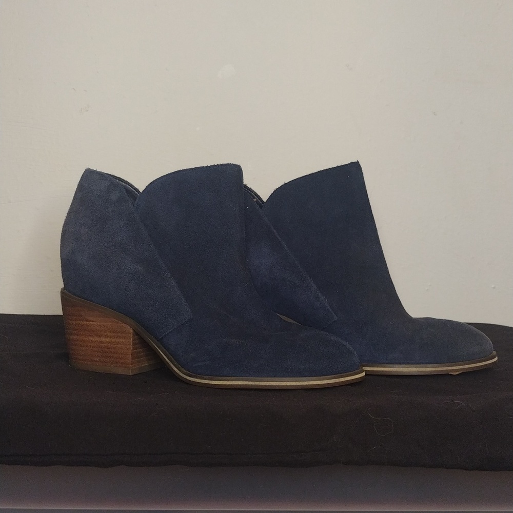 Jessica Simpson booties blue size 7.5 suede type material blue